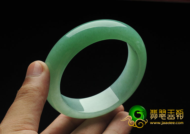 糯冰种豆色缅甸翡翠A货手镯（58.3mm）