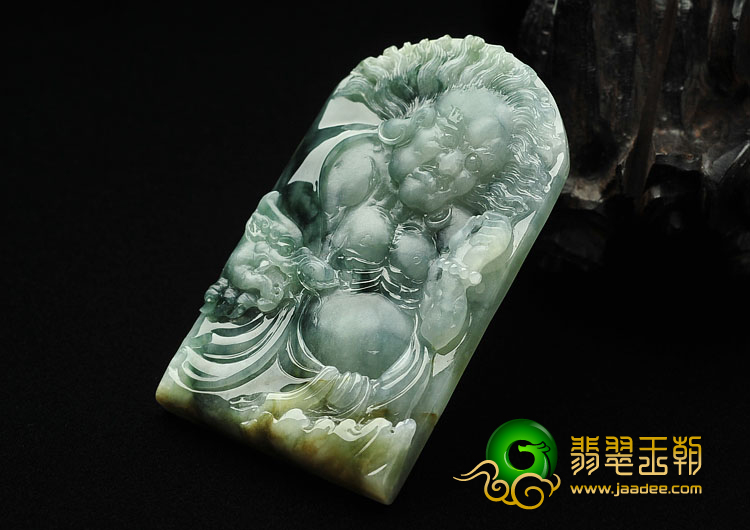 糯冰种飘花略带黄翡缅甸翡翠A货降龙罗汉挂件