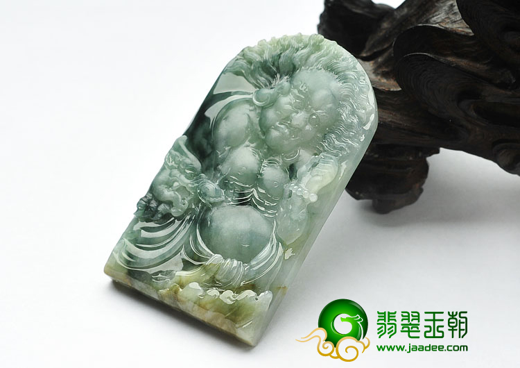 糯冰种飘花略带黄翡缅甸翡翠A货降龙罗汉挂件