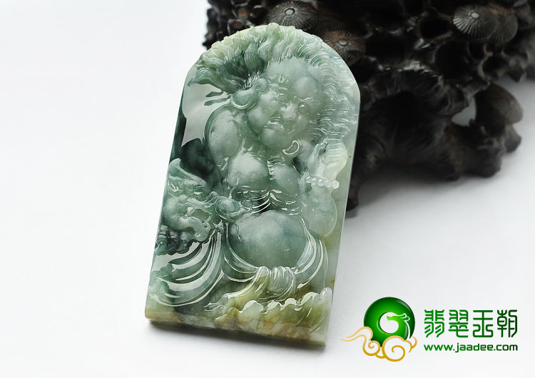 糯冰种飘花略带黄翡缅甸翡翠A货降龙罗汉挂件