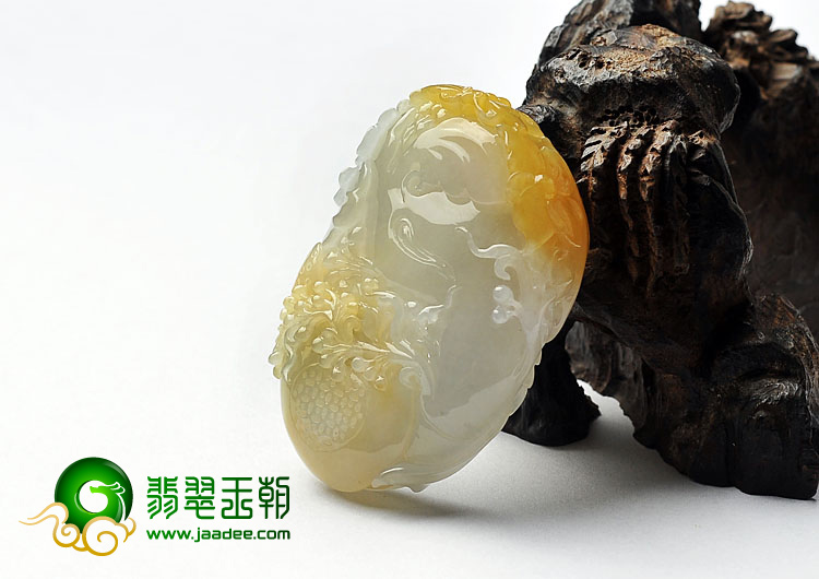 糯冰种黄翡缅甸翡翠A货凤戏牡丹挂件