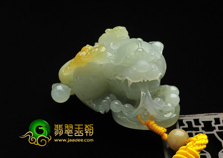 糯冰种晴水黄翡缅甸翡翠A货貔貅手玩件