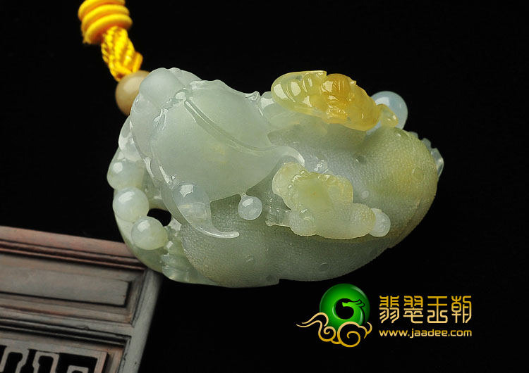 糯冰种晴水黄翡缅甸翡翠A货貔貅手玩件