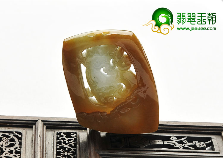 糯冰种褐黄翡缅甸翡翠A货仿古龙牌挂件