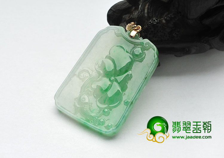 糯冰种飘翠缅甸翡翠A货年年有余挂件