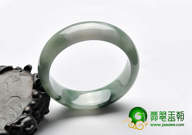 糯冰种飘花缅甸翡翠A货手镯（57.1mm）