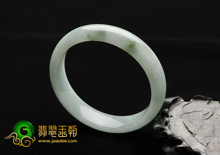 糯冰种飘花缅甸翡翠A货手镯（58.6mm）