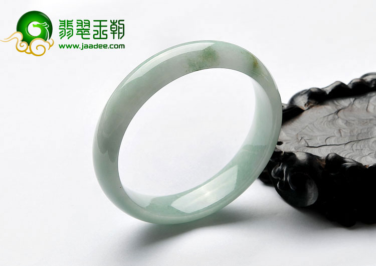 糯冰种飘花缅甸翡翠A货手镯（58.6mm）