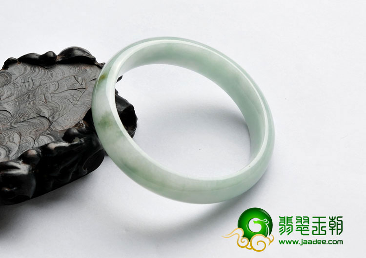 糯冰种飘花缅甸翡翠A货手镯（58.6mm）
