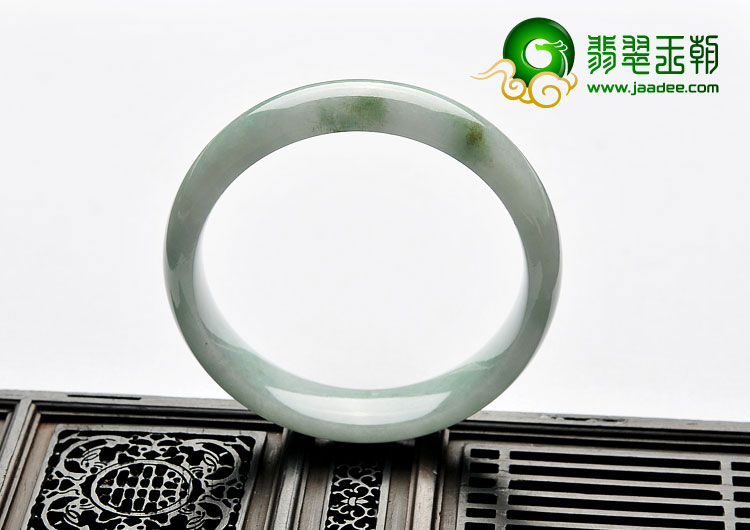 糯冰种飘花缅甸翡翠A货手镯（58.6mm）