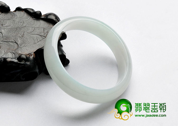 糯冰种晴水缅甸翡翠A货手镯（52mm）