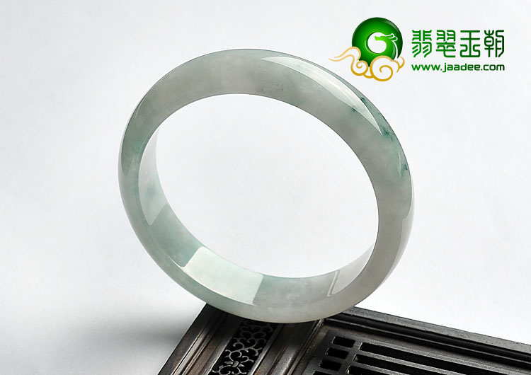 糯冰种飘花缅甸翡翠A货手镯（61.8mm）