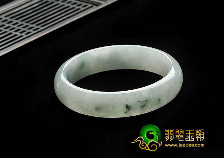 糯冰种飘花缅甸翡翠A货手镯（61.8mm）