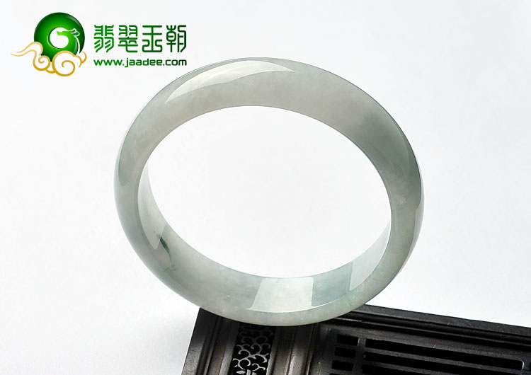 糯冰种飘花缅甸翡翠A货手镯（61.8mm）