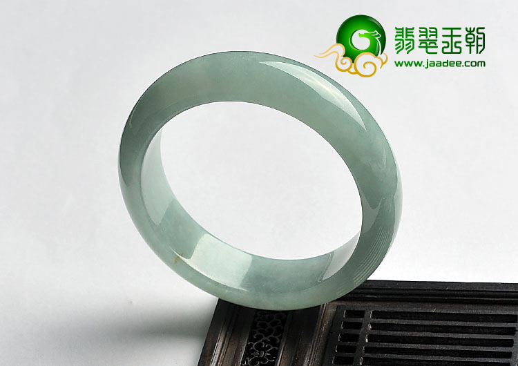 糯冰种晴水缅甸翡翠A货手镯（60.2mm）