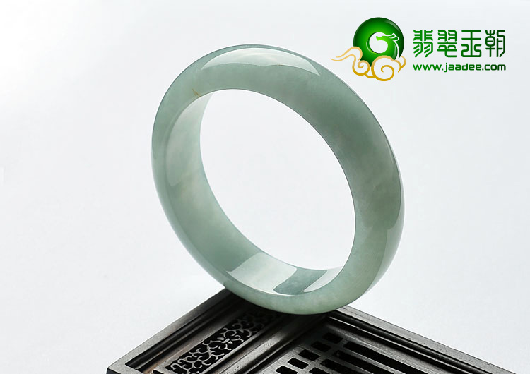 糯冰种晴水缅甸翡翠A货手镯（60.2mm）