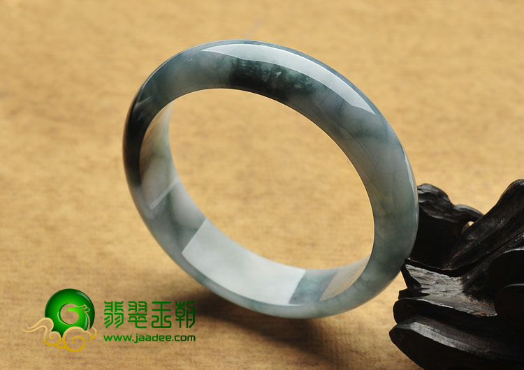 糯冰种飘花缅甸翡翠A货手镯（58.9mm）
