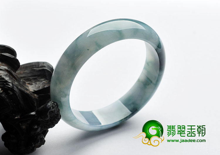 糯冰种飘花缅甸翡翠A货手镯（58.9mm）