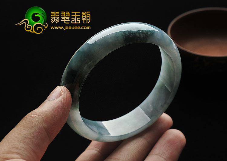 糯冰种飘花缅甸翡翠A货手镯（58.9mm）
