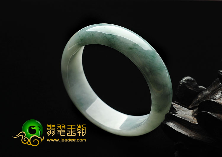 糯冰种飘花缅甸翡翠A货手镯（60.1mm）