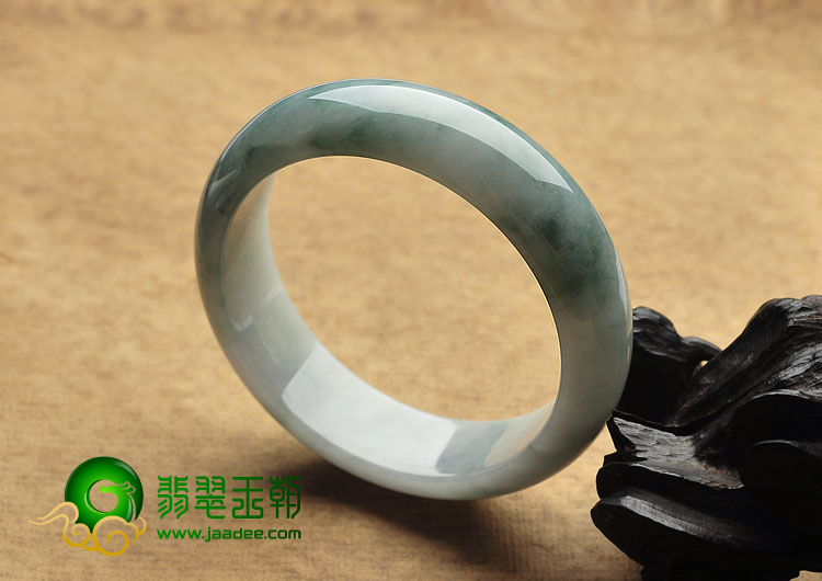 糯冰种飘花缅甸翡翠A货手镯（60.1mm）