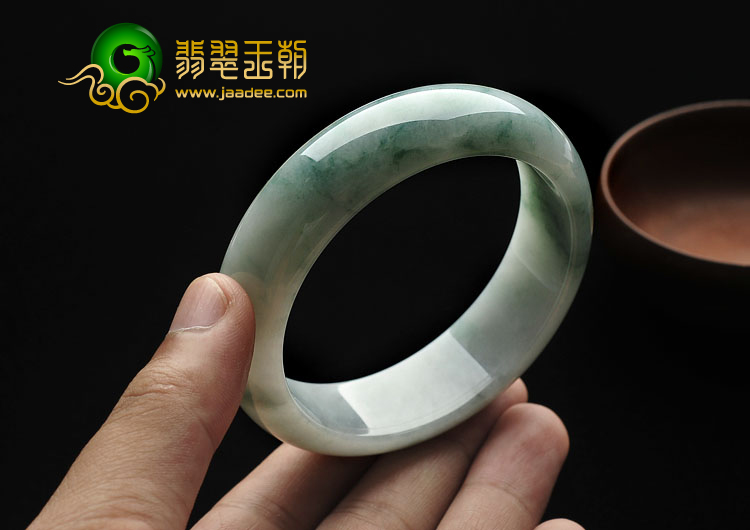 糯冰种飘花缅甸翡翠A货手镯（60.1mm）
