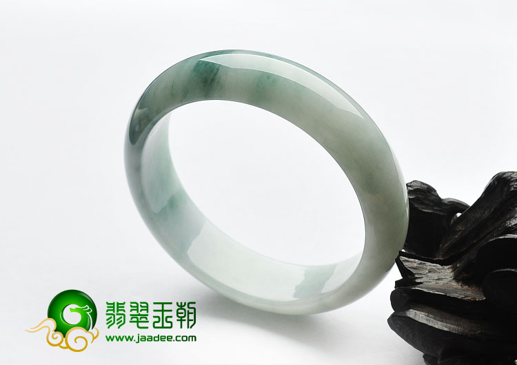 糯冰种飘花缅甸翡翠A货手镯（60.2mm）