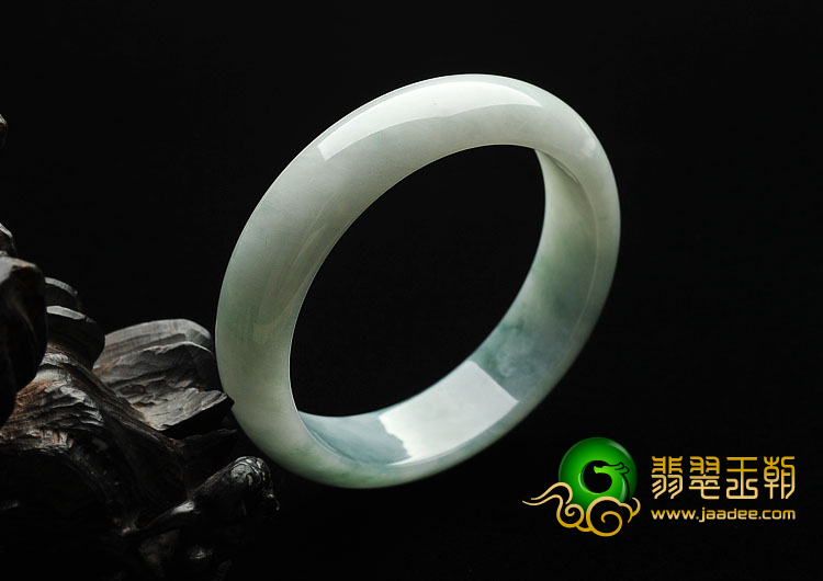 糯冰种飘花缅甸翡翠A货手镯（60.2mm）