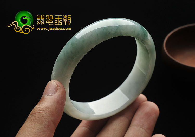 糯冰种飘花缅甸翡翠A货手镯（60.2mm）