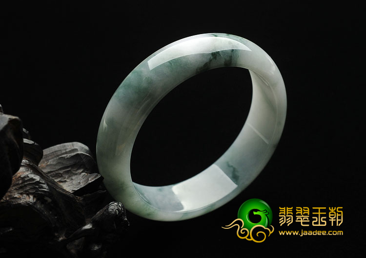 糯冰种飘花缅甸翡翠A货手镯（60.1mm）