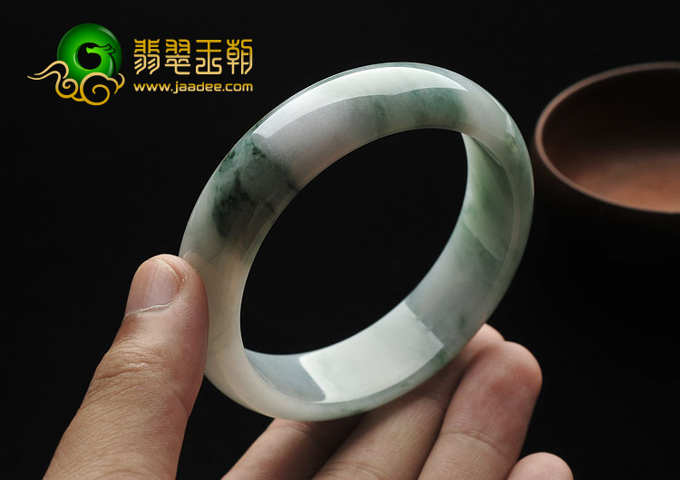 糯冰种飘花缅甸翡翠A货手镯（60.1mm）