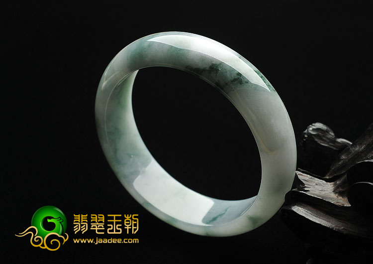 糯冰种飘花缅甸翡翠A货手镯（60.1mm）