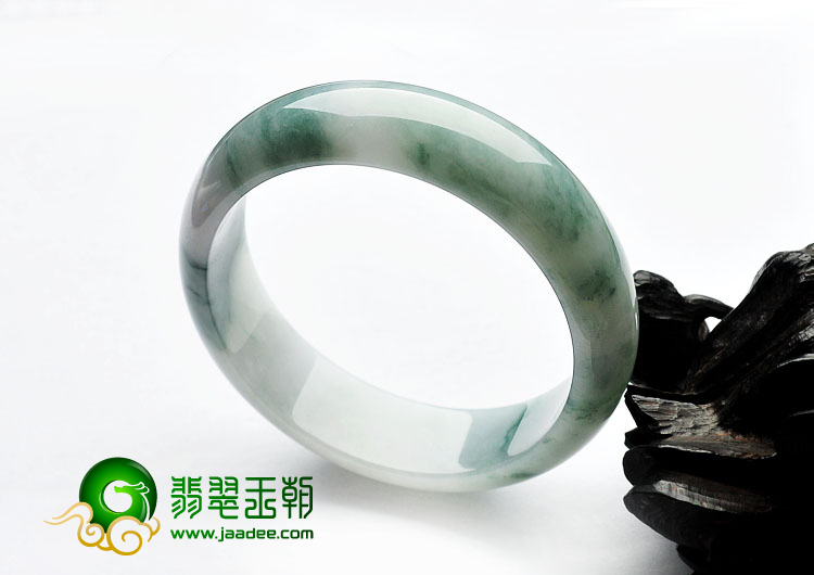 糯冰种飘花缅甸翡翠A货手镯（60.1mm）