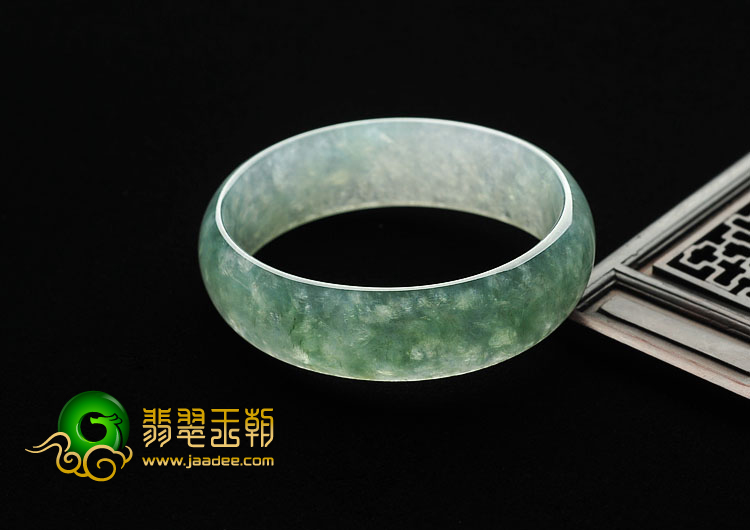 冰种晴水缅甸翡翠A货贵妃镯（55.1mm-50.4mm）