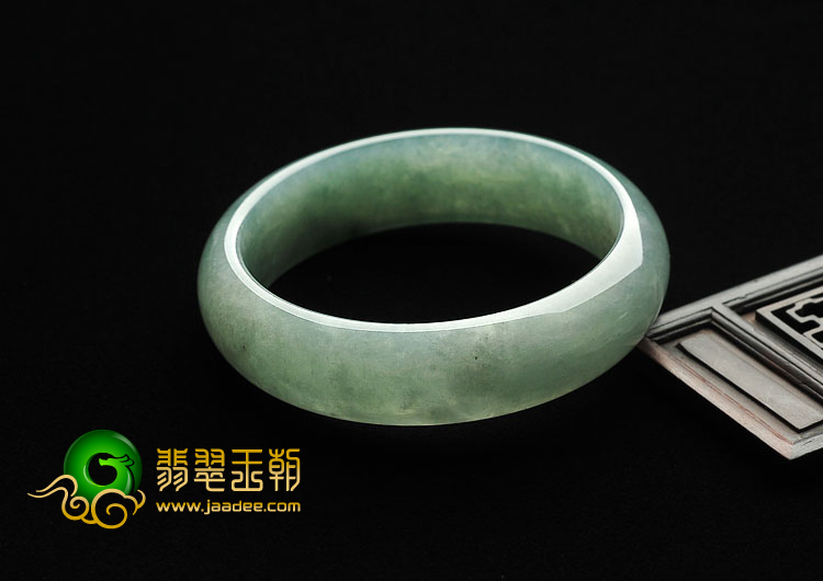 糯冰种晴水缅甸翡翠A货手镯（58.6mm）