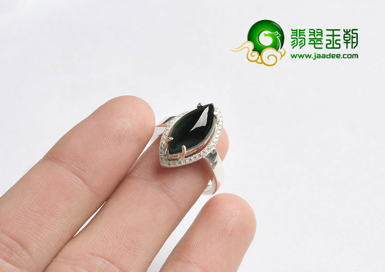 冰玻种墨翠缅甸翡翠A货镶银戒指（水钻）
