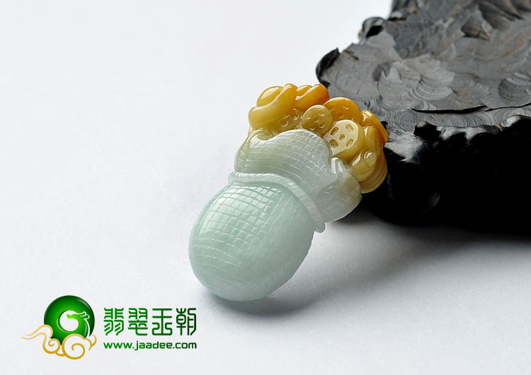 糯冰种黄翡晴水缅甸翡翠A货代代有钱挂件
