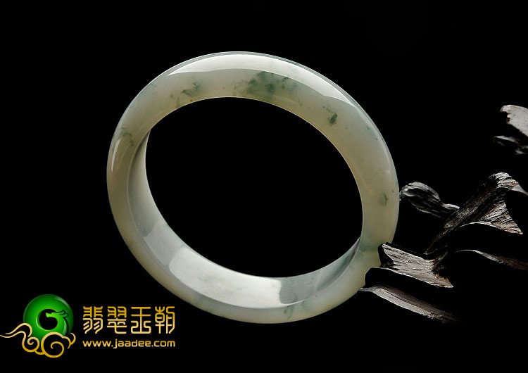 糯冰种飘花缅甸翡翠A货手镯（58.7mm）