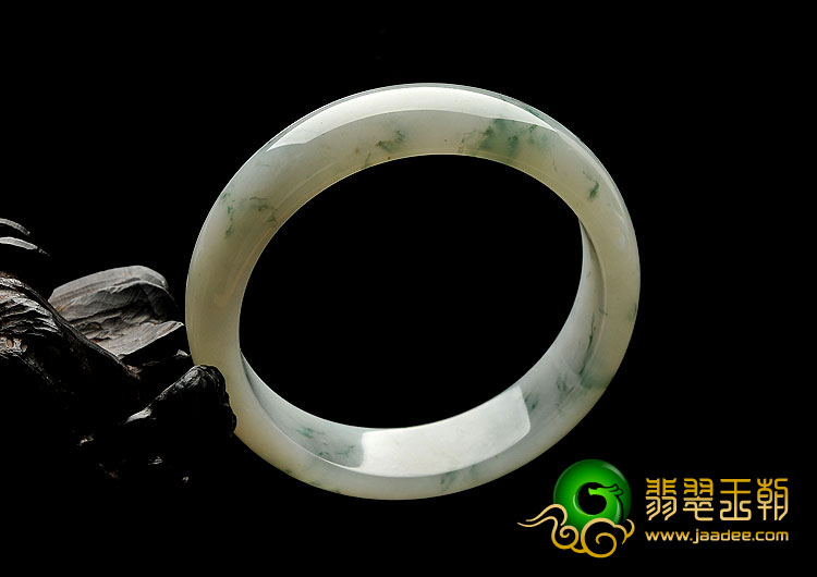 糯冰种飘花缅甸翡翠A货手镯（58.7mm）