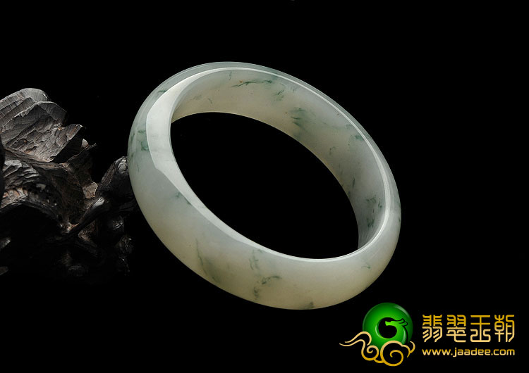 糯冰种飘花缅甸翡翠A货手镯（58.7mm）
