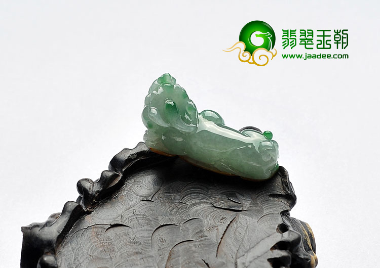糯冰种三彩缅甸翡翠A货貔貅挂件