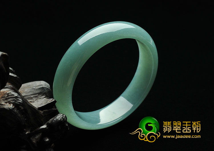 糯冰种绿晴水缅甸翡翠A货手镯（57.9mm）