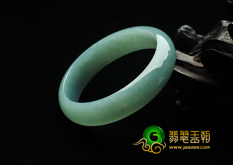 糯冰种绿晴水缅甸翡翠A货手镯（57.9mm）
