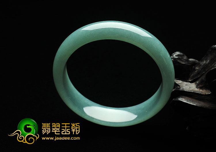 糯冰种绿晴水缅甸翡翠A货手镯（57.9mm）