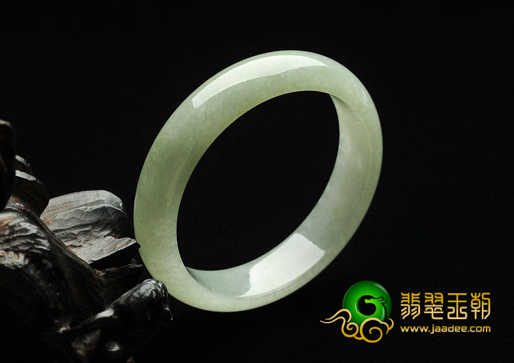糯冰种晴水缅甸翡翠A货手镯（52.8mm）
