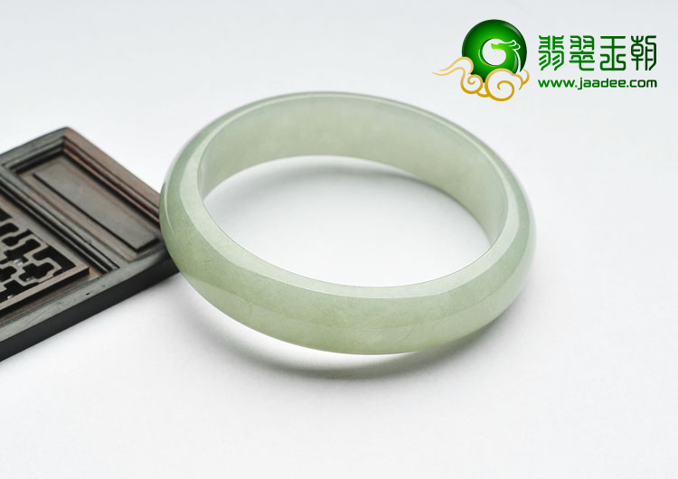 糯冰种晴水缅甸翡翠A货手镯（52.8mm）