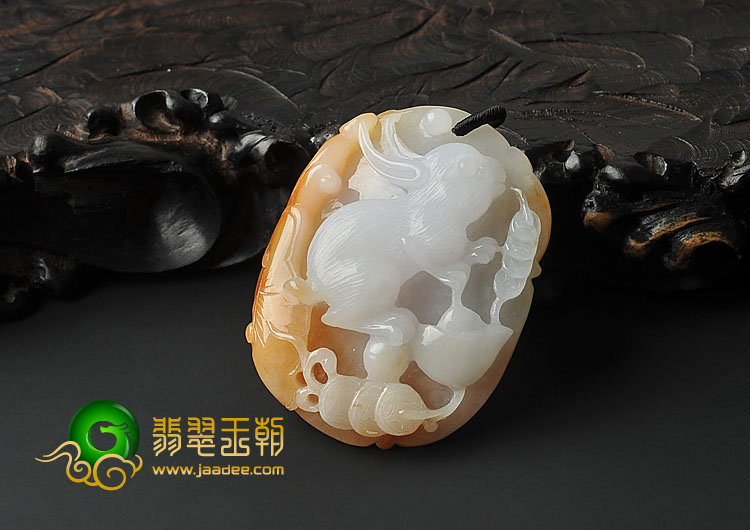 糯冰种红黄翡缅甸翡翠A货玉兔挂件