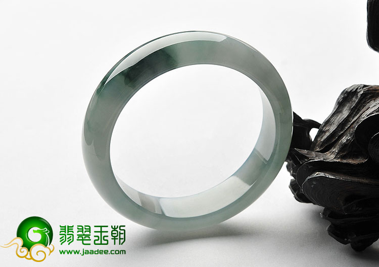 糯冰种飘花缅甸翡翠A货手镯（58.4mm）