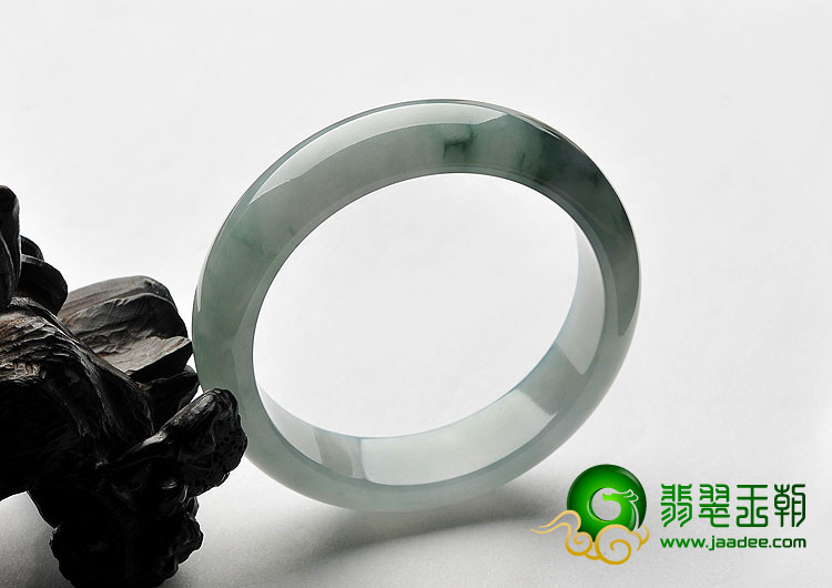 糯冰种飘花缅甸翡翠A货手镯（58.4mm）