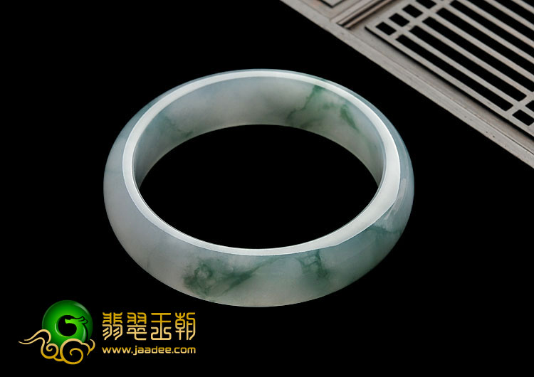糯冰种飘花缅甸翡翠A货手镯（59.5mm）